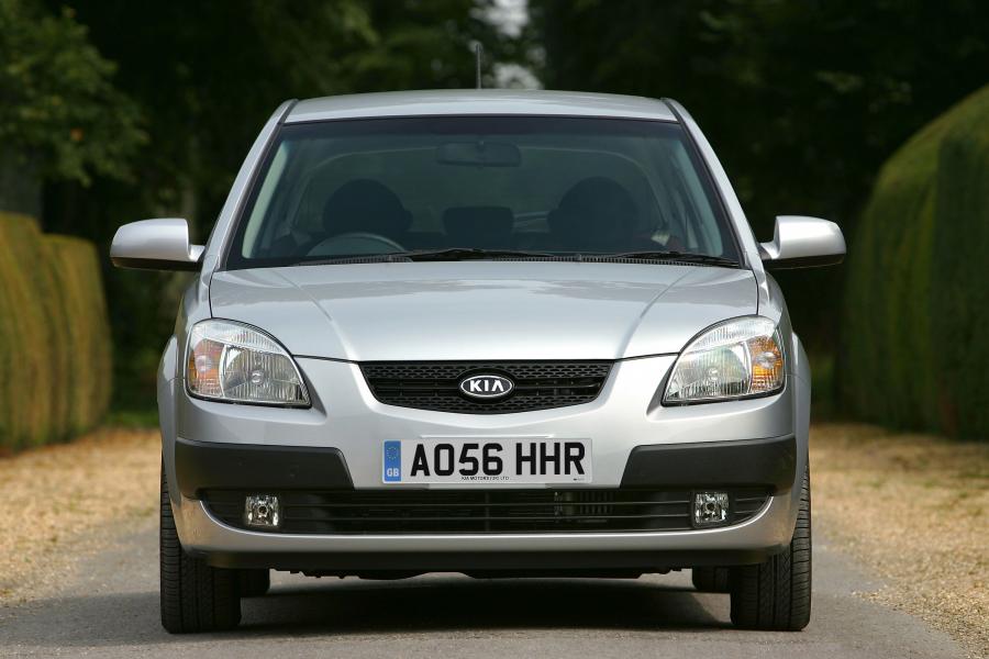  Kia Rio Hatchback 2005 года  (UK) (фото 27 из 32)